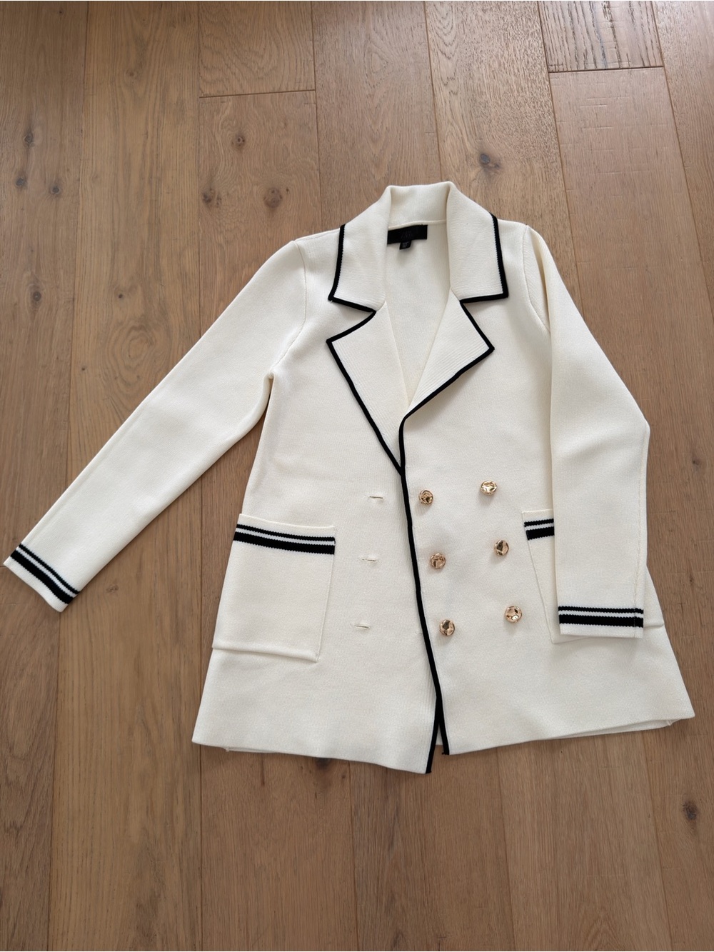 Zara Cream Double-Breasted Blazer with Black Trim - Picture 2 of 8